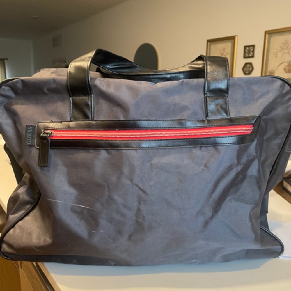 Guess Duffle Bag, Gym Bag, Carry On - Picture 1 of 4